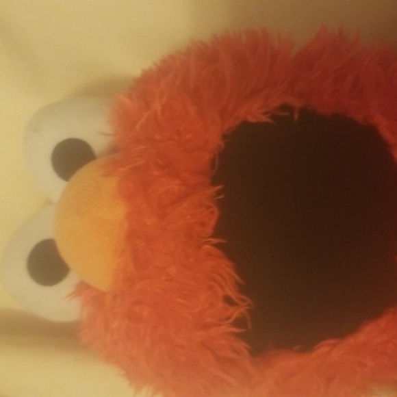 Elmo - Picture 5 of 5
